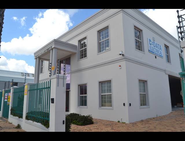 650M² WAREHOUSE FOR SALE IN KILLARNEY GARDENS